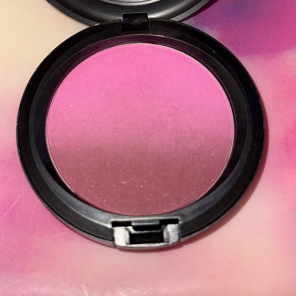 MAC VINTAGE GRAPE BLUSH - Picture 2 of 2
